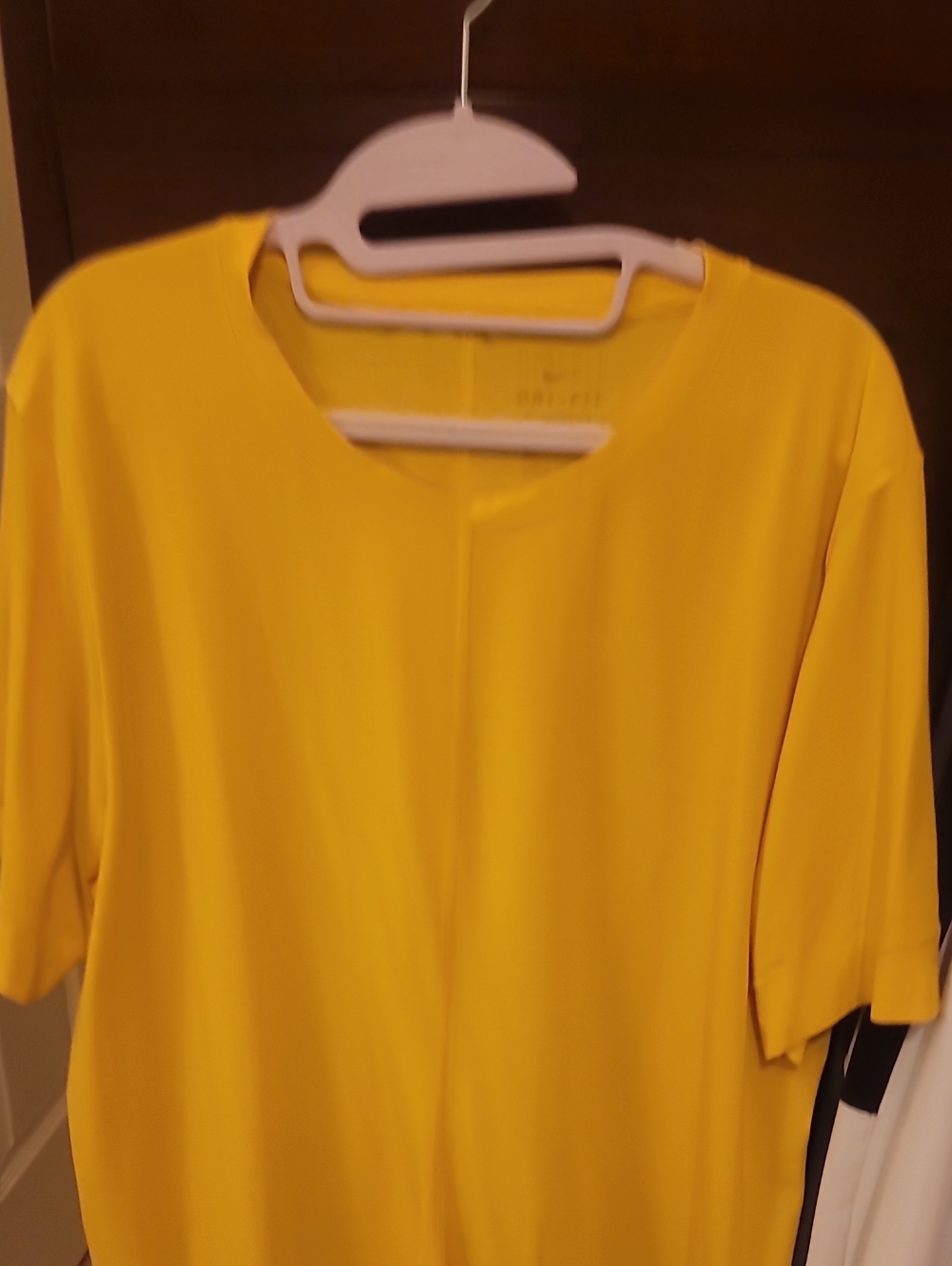 NWOT Mens Nike DRI-FIT Slim Fit Yellow Short Sleeve Crewneck Tee L